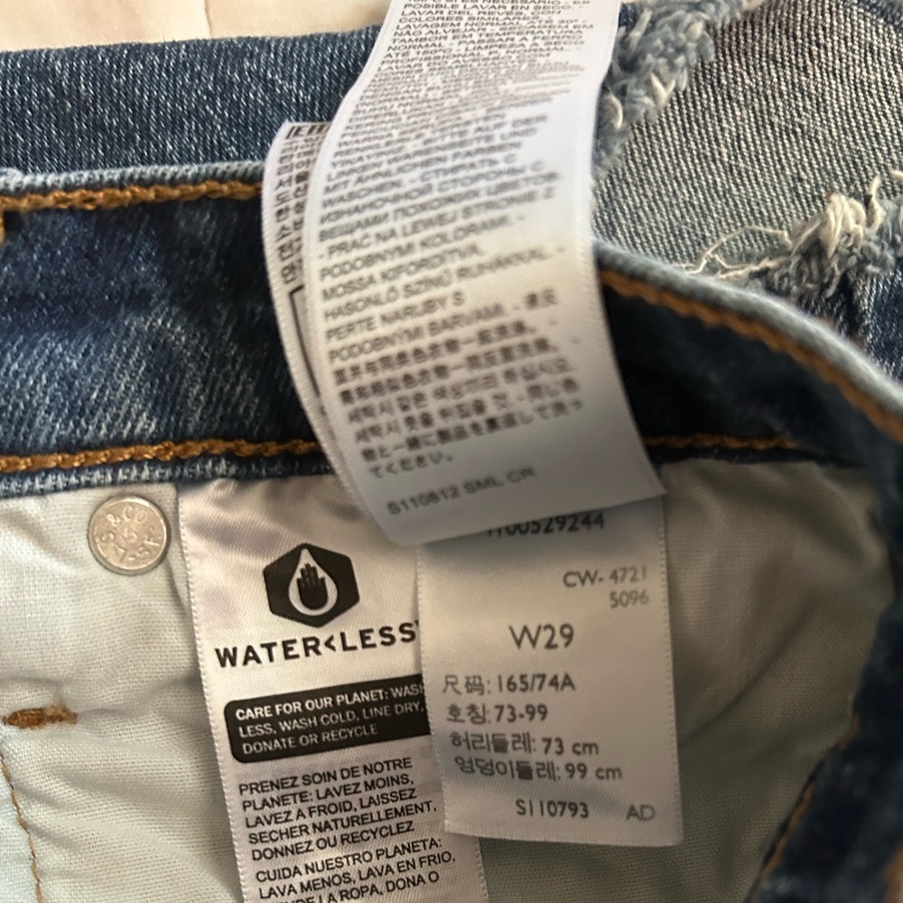 Levi’s High Waisted Jean Shorts - Picture 6 of 6